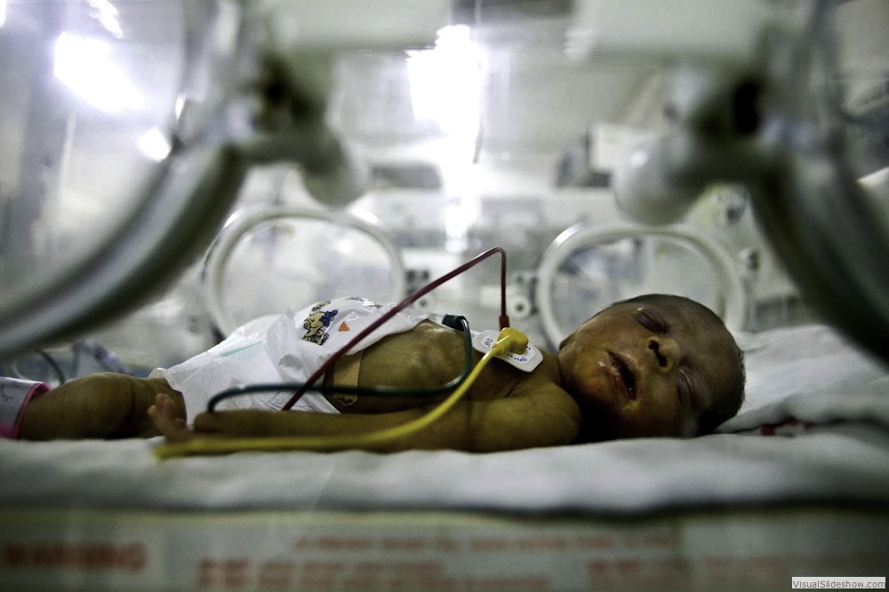 0056_zoriah-photojournalist-war-photographer_zoriah_photojournalist_photographer_gaza_medical_crisis_newborn_soap_palestine_palestinian_siege_illness_sanctions_us_america