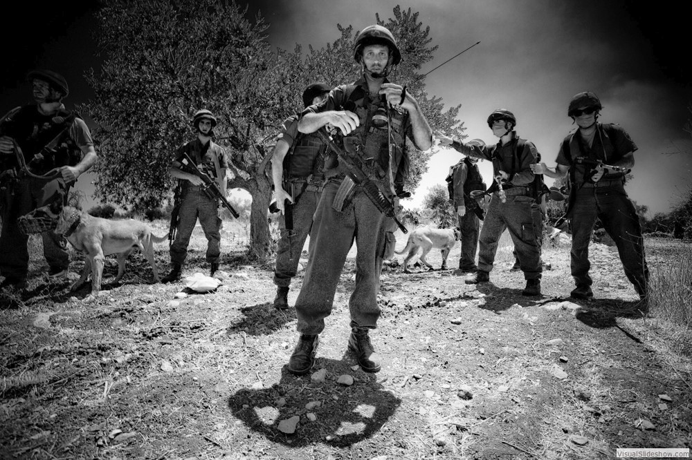 0118_zoriah-photojournalist-war-photographer_zoriah_photojournalist_photographer_west_bank_palestine_israel_border_police_idf_riot_protest